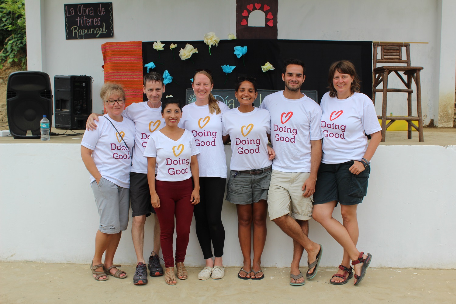 Ecuador Tierra Viva giving away smiles and good deeds.
