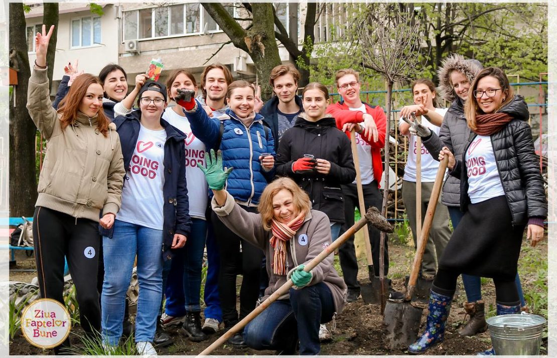 Participantes de una limpieza de espacios públicos