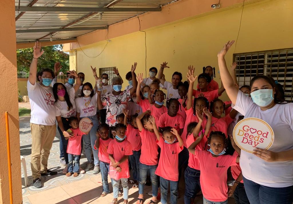 Fun afternoon with girls from an orphanage